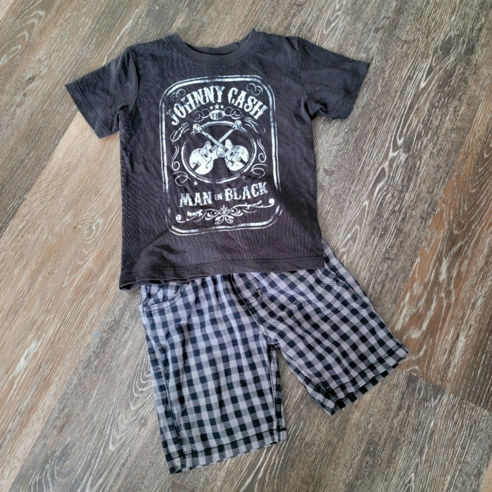Johnny Cash T-shirt and shorts outfit 3T